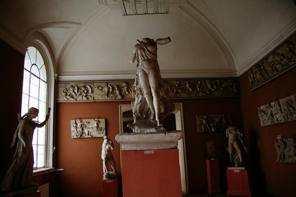 Comment les innovations technologiques influencent-elles le marché de l'emploi ?